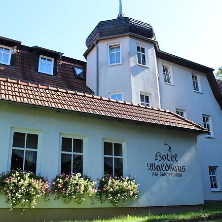 Hotel Waldhaus Romhild Екстериор снимка