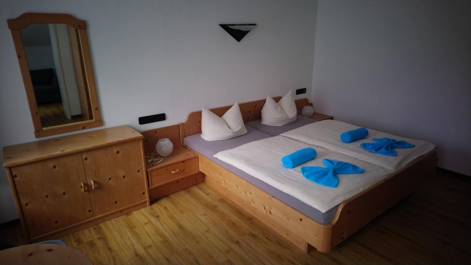 Hotel Waldhaus Romhild Екстериор снимка